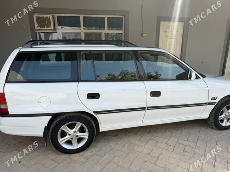 Opel Astra 1993 - 42 000 TMT - Байрамали - img 3
