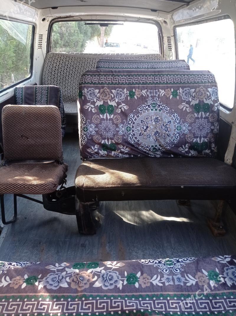 Toyota Hiace 1998 - 75 000 TMT - Мары - img 1