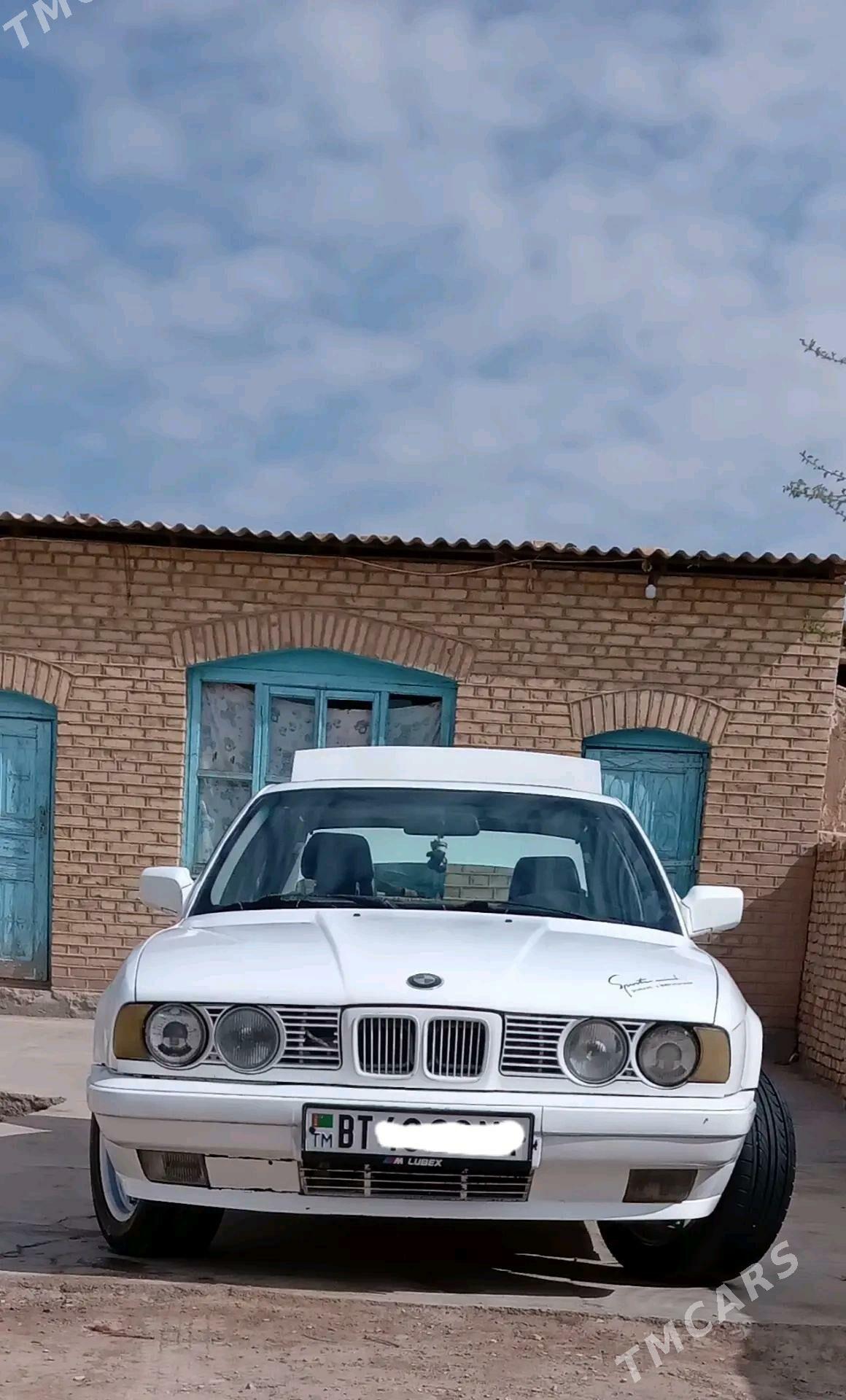 BMW 520 1990 - 45 000 TMT - Ёлётен - img 1