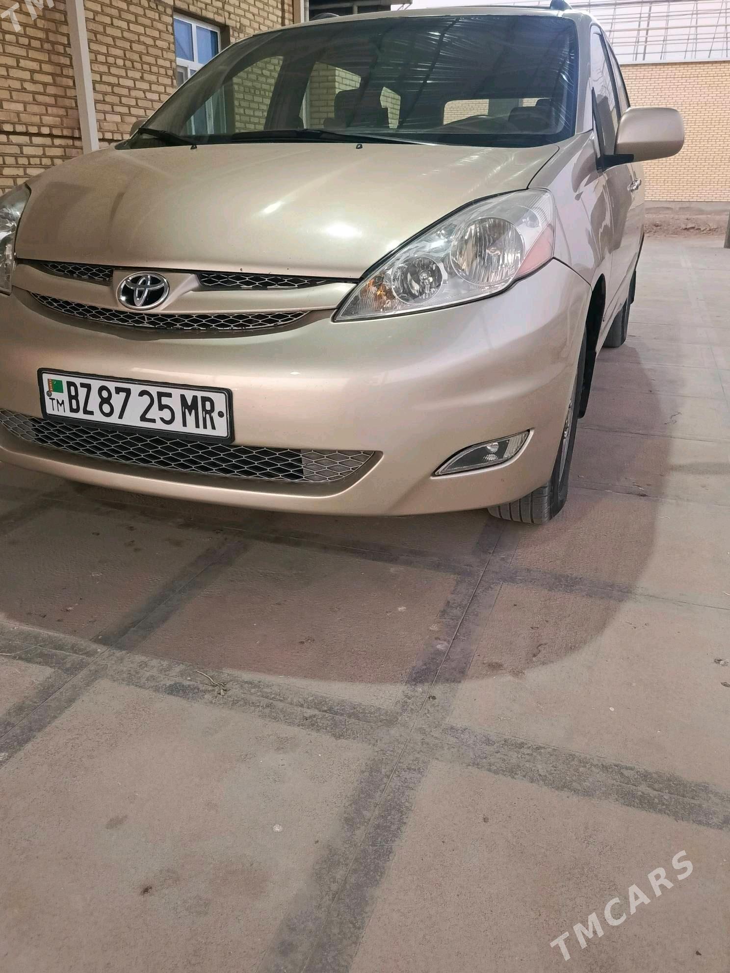 Toyota Sienna 2008 - 240 000 TMT - Мары - img 5