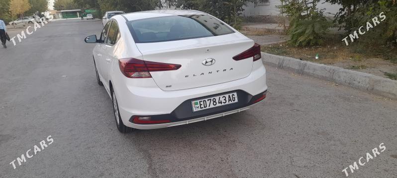 Hyundai Elantra 2018 - 225 000 TMT - Хитровка - img 1