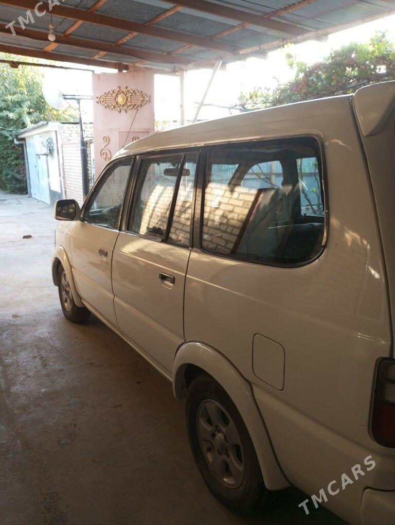 Toyota Hiace 2002 - 50 000 TMT - Туркменабат - img 2