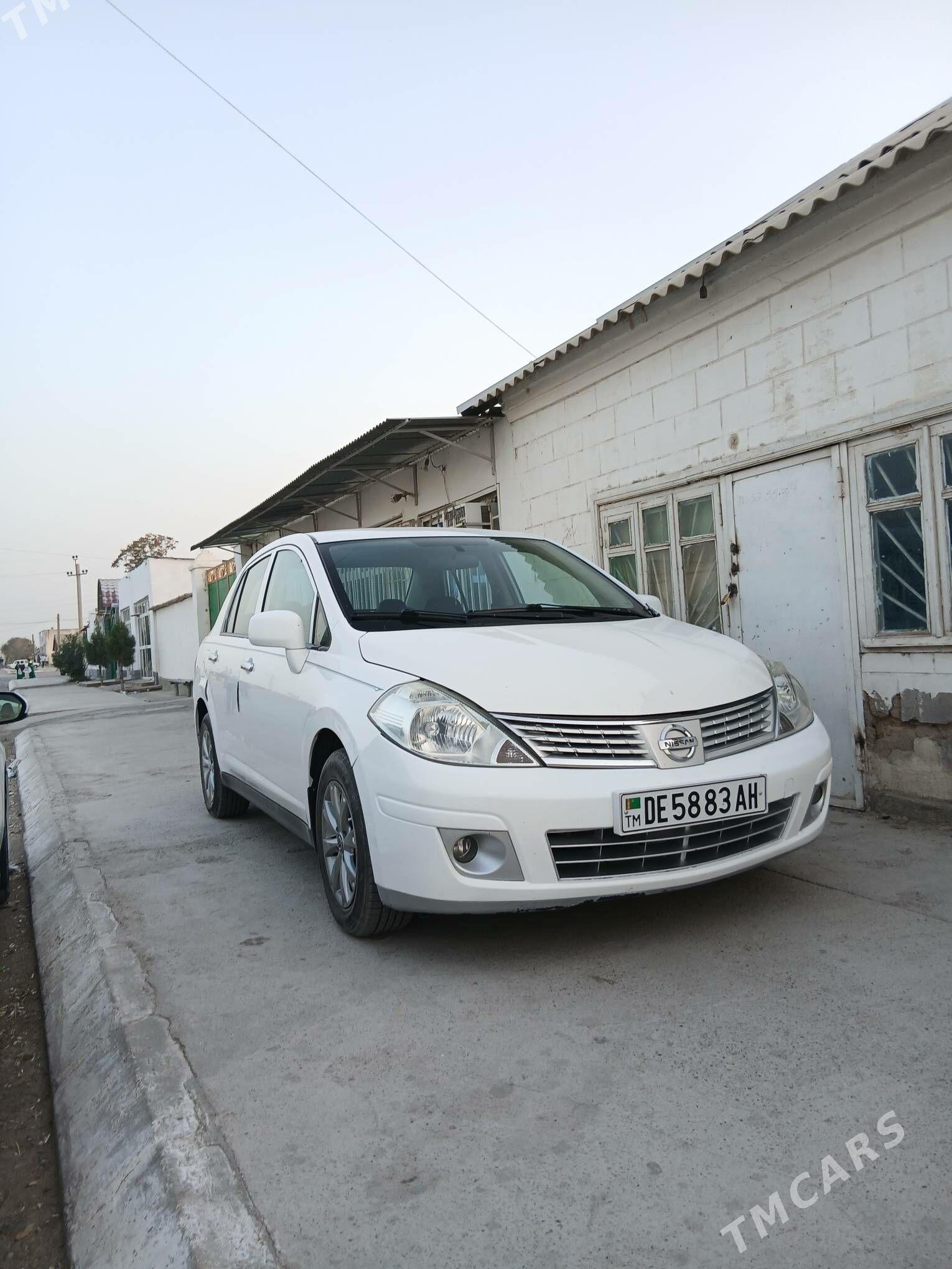 Nissan Versa 2009 - 130 000 TMT - Кака - img 3