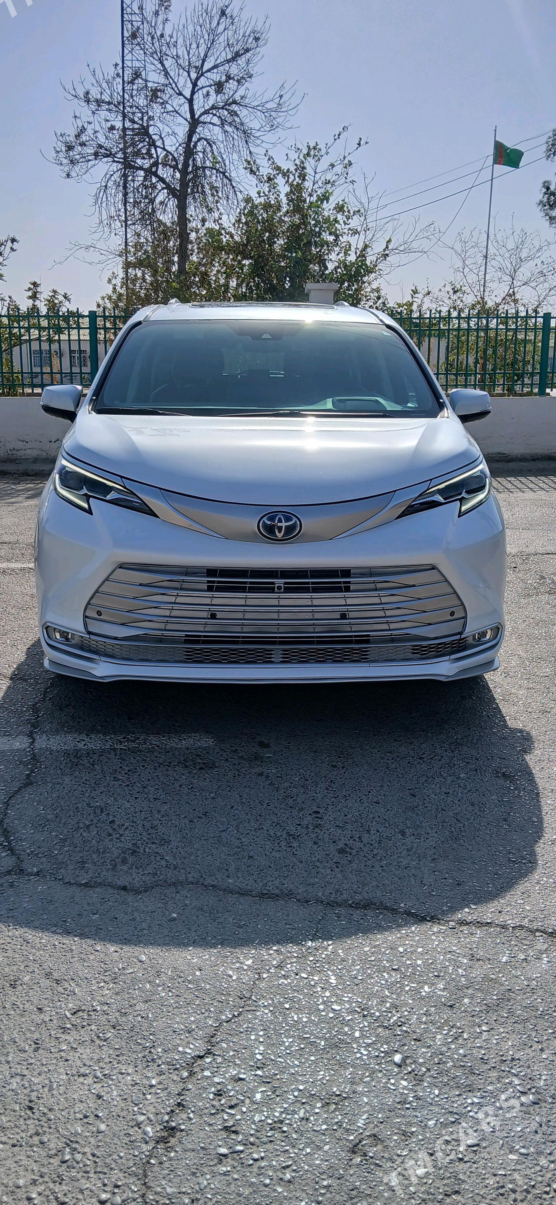 Toyota Sienna 2024 - 840 000 TMT - Büzmeýin - img 2