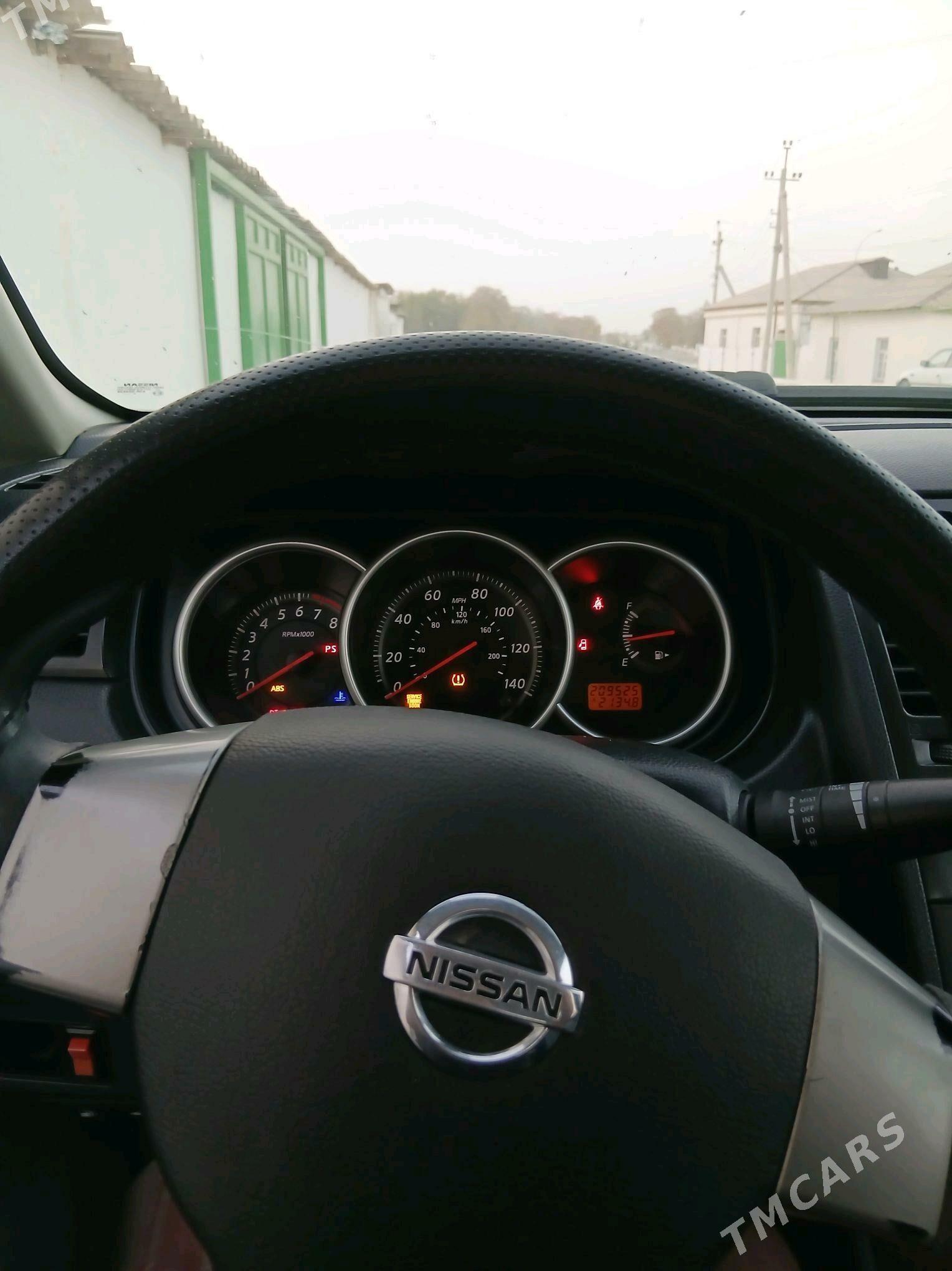 Nissan Versa 2009 - 130 000 TMT - Кака - img 5