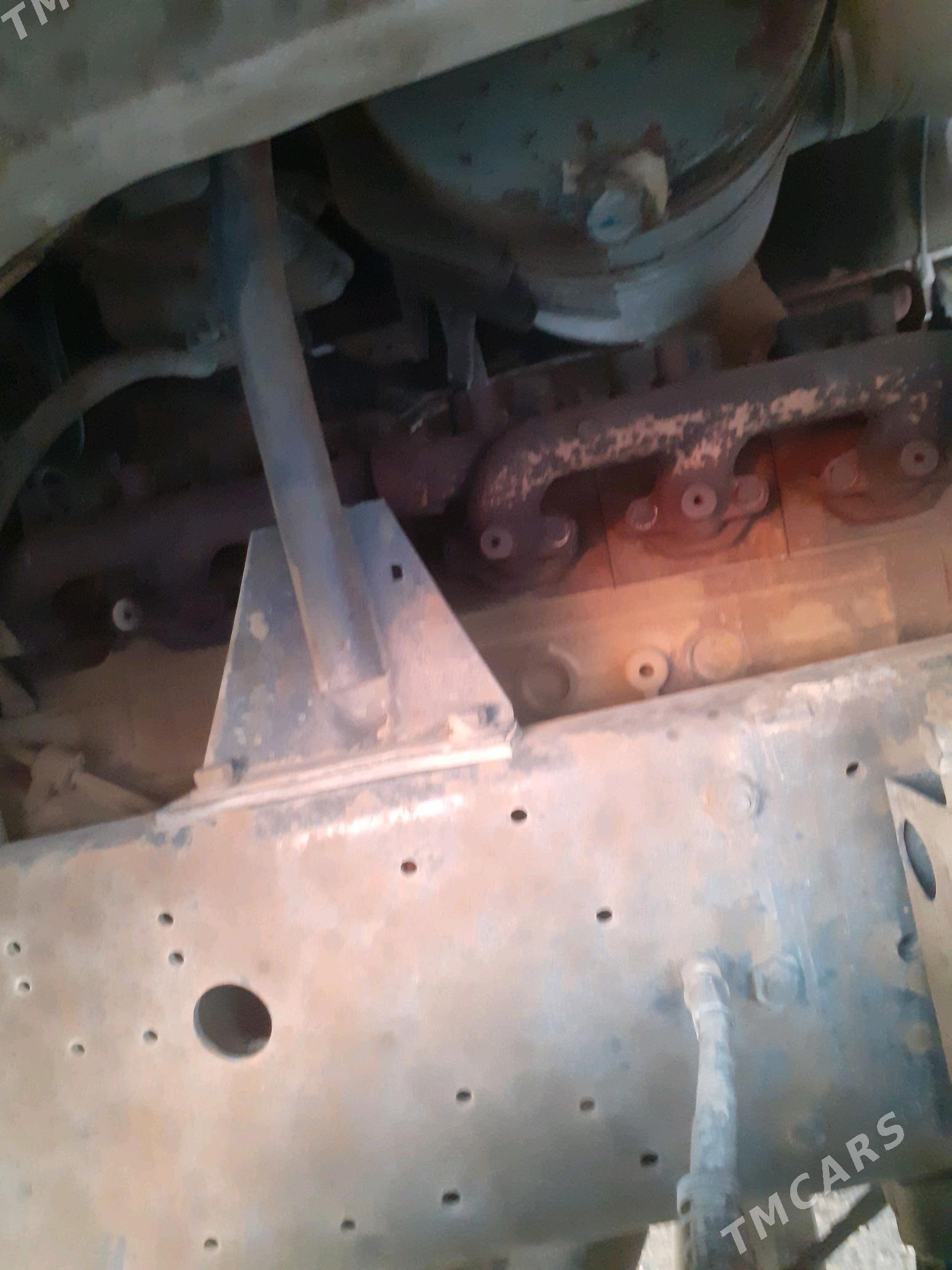 Howo Sinotruk 2010 - 300 000 TMT - Esenguly - img 4