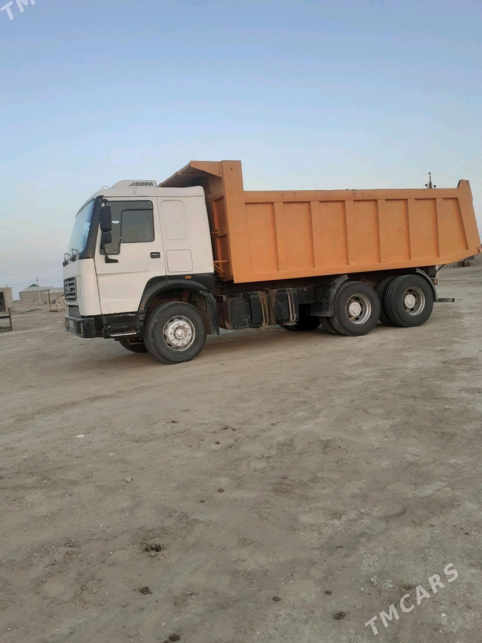 Howo Sinotruk 2010 - 300 000 TMT - Esenguly - img 6