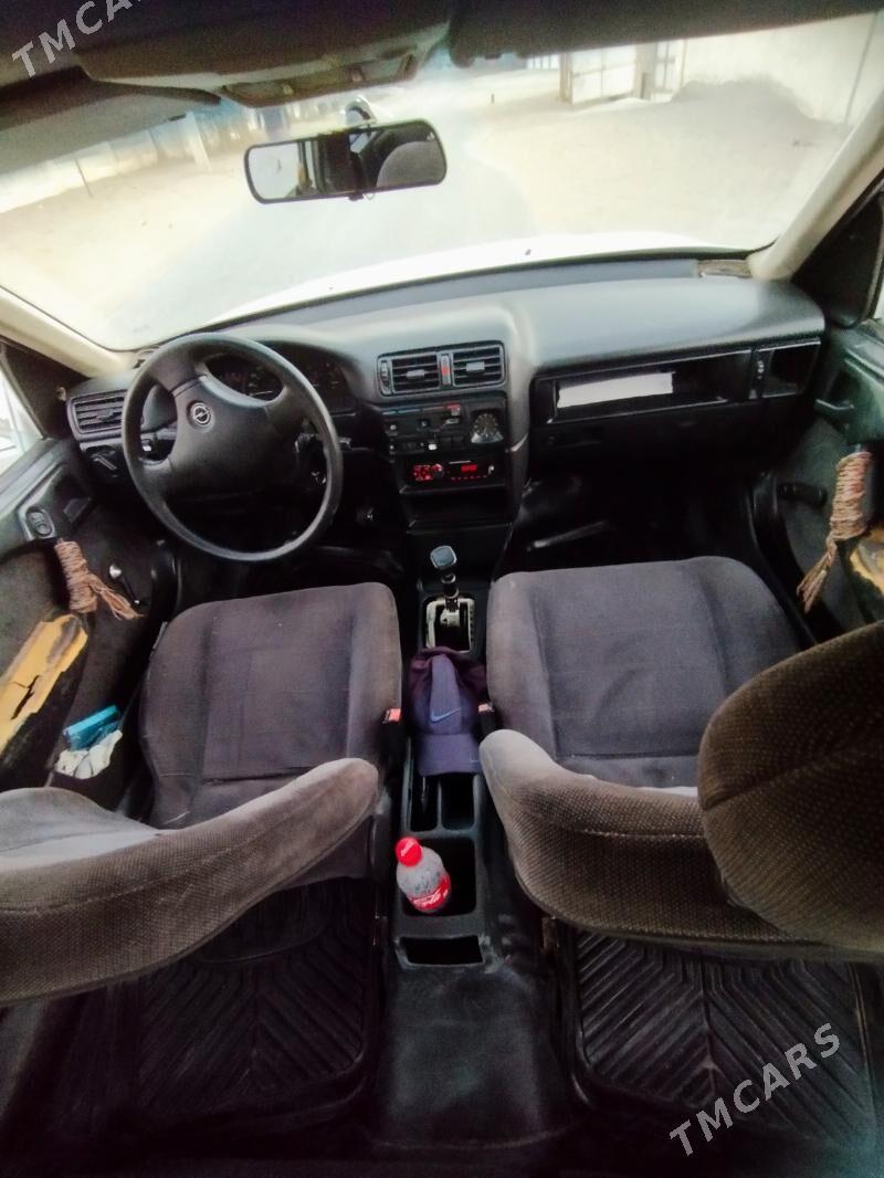 Opel Vectra 1993 - 25 000 TMT - Çoganly - img 3