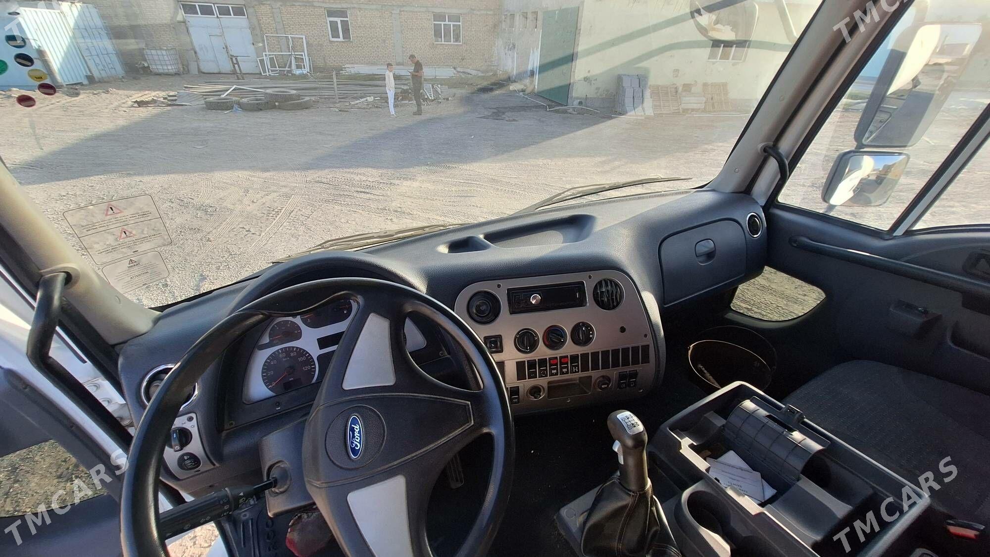 Ford Cargo 3536M 2015 - 950 000 TMT - Туркменабат - img 5