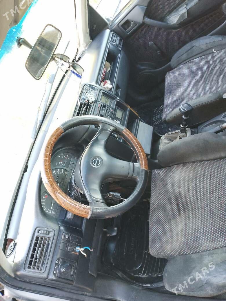 Opel Vectra 1993 - 40 000 TMT - Болдумсаз - img 2