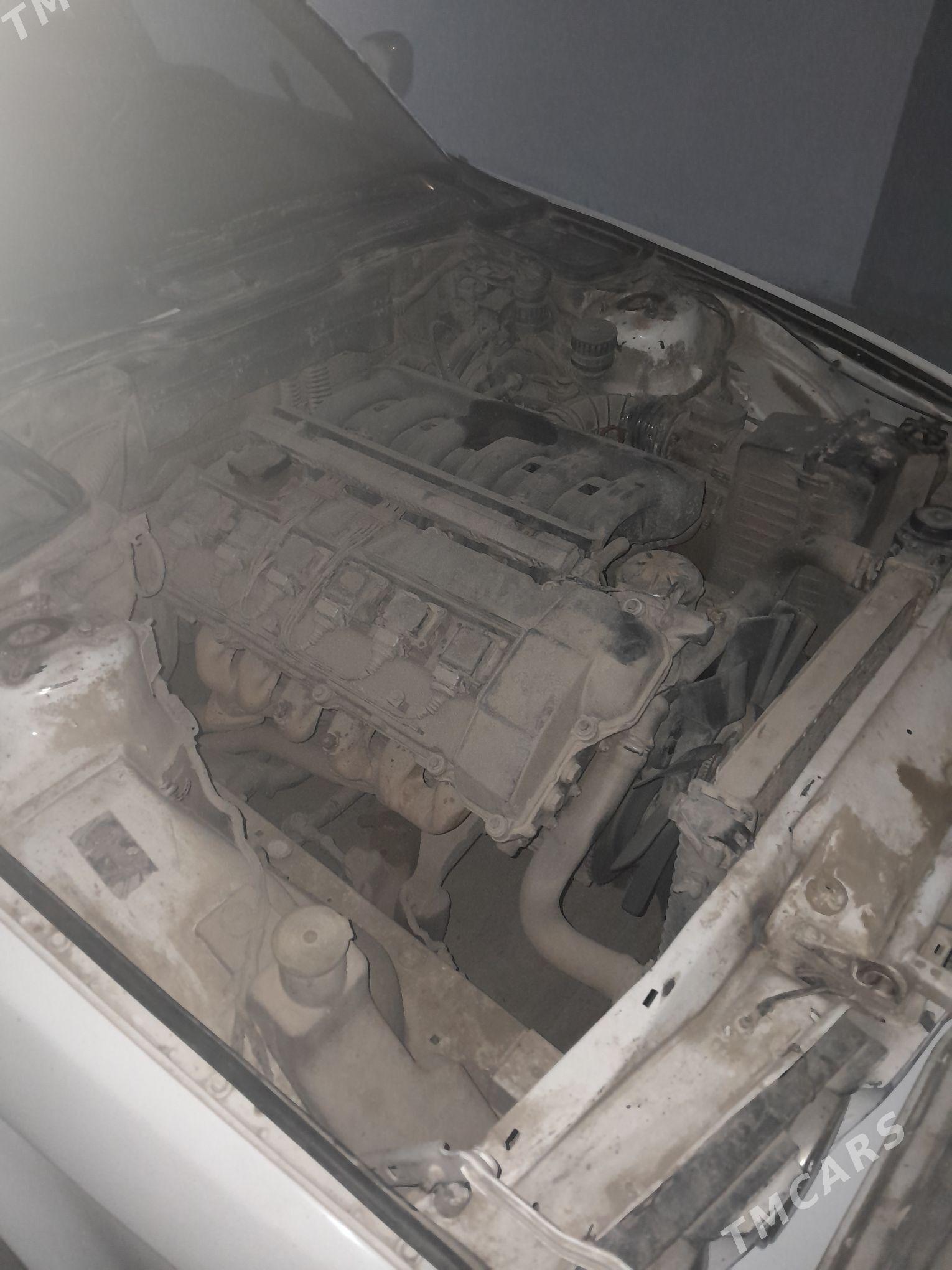BMW 520 1991 - 32 000 TMT - Туркменгала - img 4