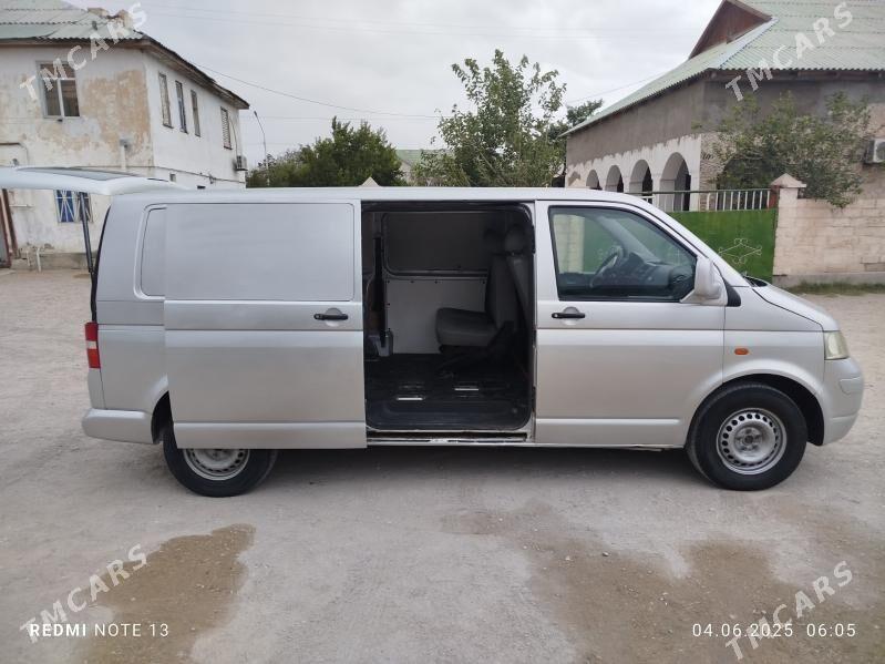 Toyota Hiace 2006 - 140 000 TMT - Балканабат - img 4