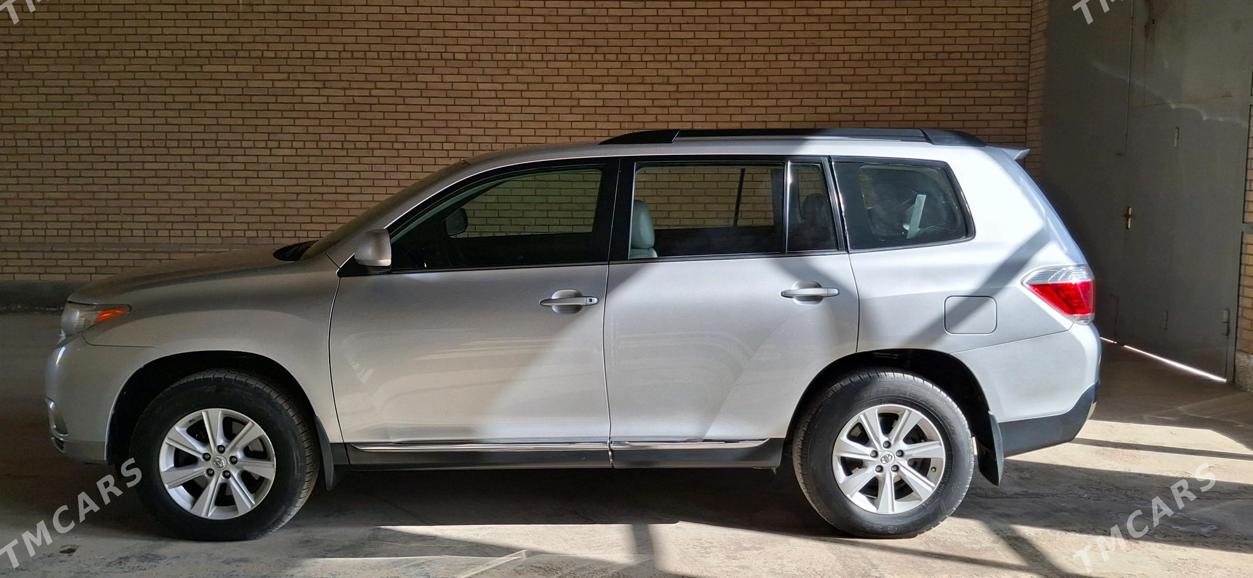 Toyota Highlander 2012 - 350 000 TMT - Сакар - img 3
