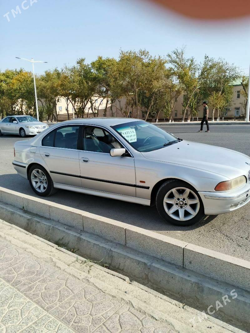 BMW E39 1998 - 110 000 TMT - Baýramaly - img 6