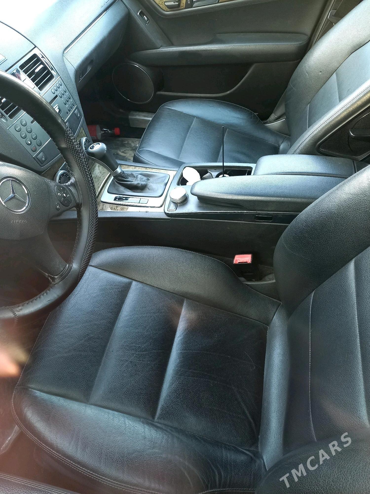 Mercedes-Benz C-Class 2010 - 170 000 TMT - Kaka - img 1