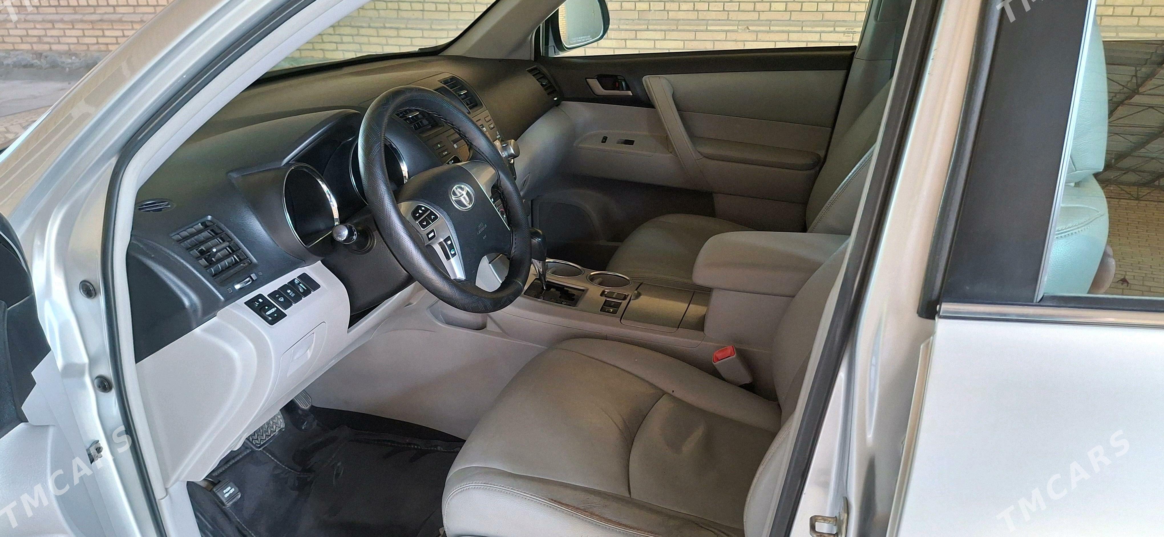 Toyota Highlander 2012 - 350 000 TMT - Сакар - img 7