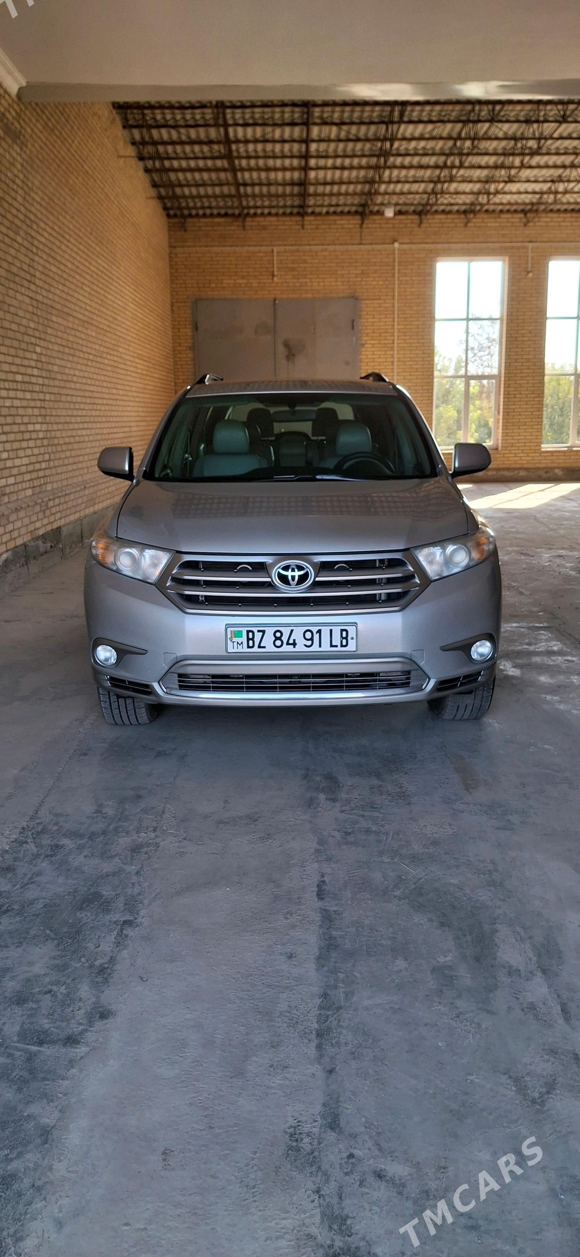 Toyota Highlander 2012 - 350 000 TMT - Сакар - img 9
