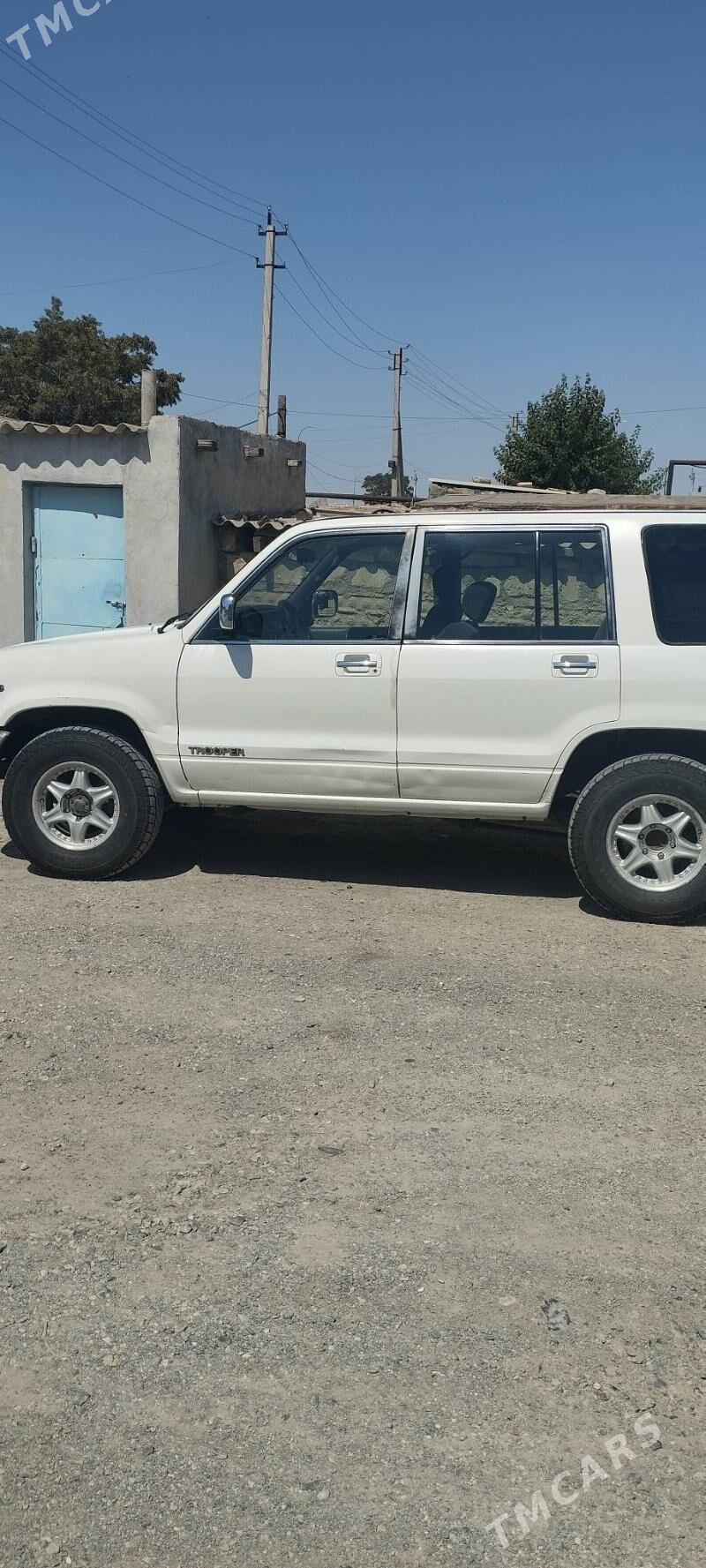Isuzu Trooper 1997 - 65 000 TMT - Гызыларбат - img 1