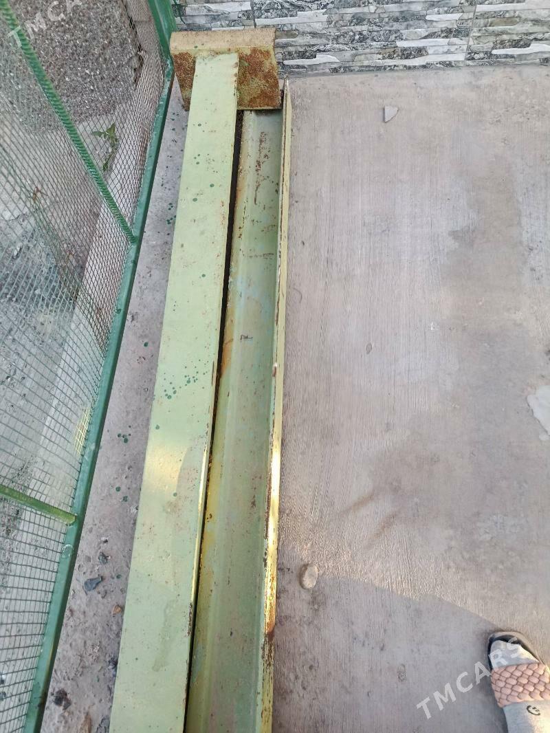 железные стойки ( рельсы) 2 шт - Türkmenabat - img 1