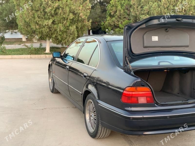 BMW E39 2000 - 105 000 TMT - Туркменабат - img 9