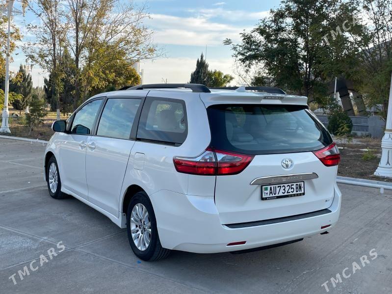 Toyota Sienna 2019 - 480 000 TMT - Балканабат - img 7