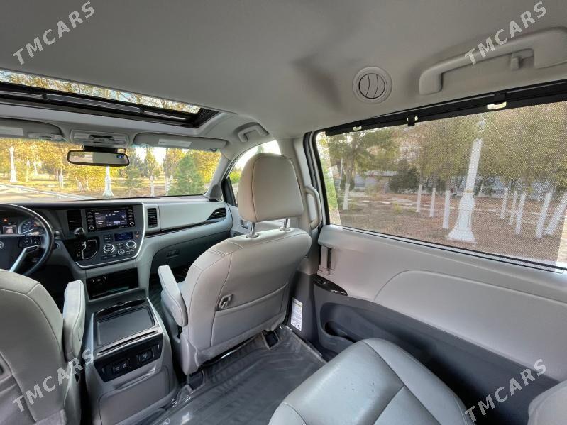 Toyota Sienna 2019 - 480 000 TMT - Балканабат - img 5