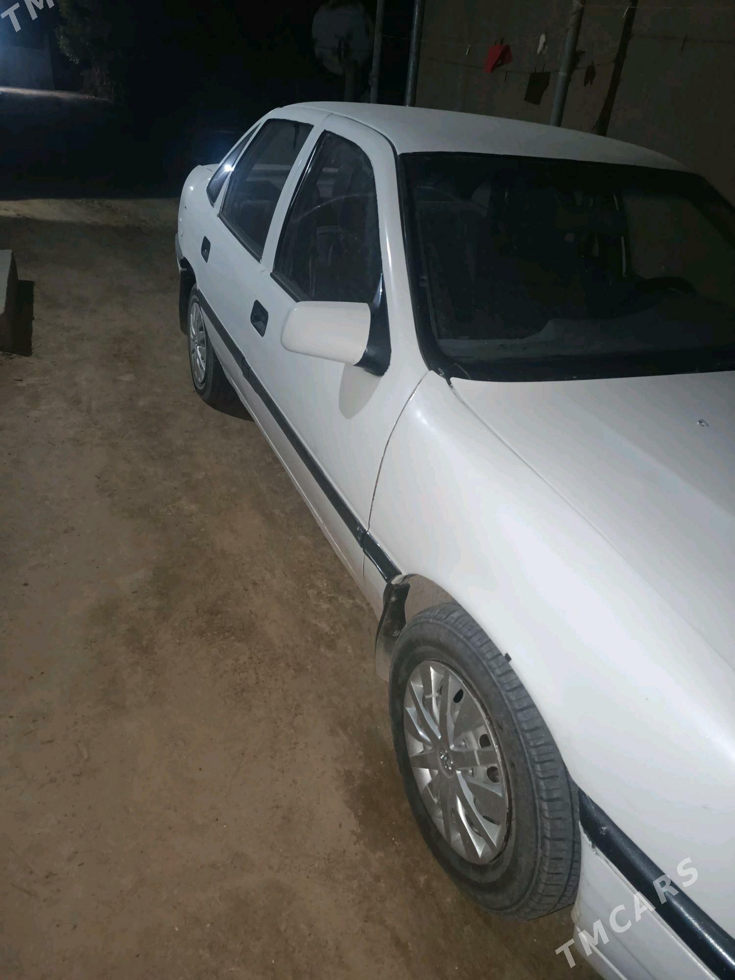 Opel Vectra 1991 - 30 000 TMT - Ёлётен - img 6
