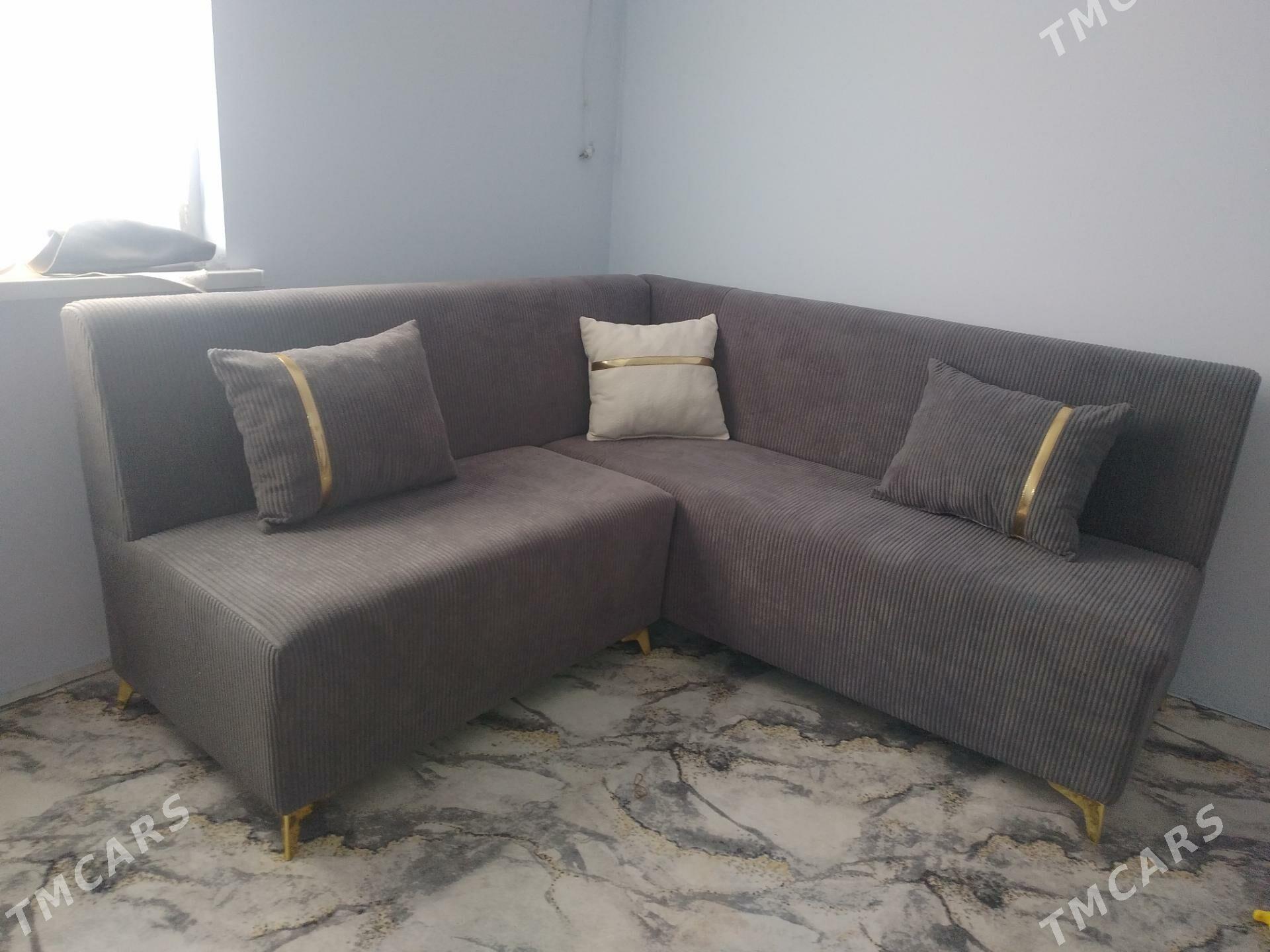 ugolok - Änew - img 2