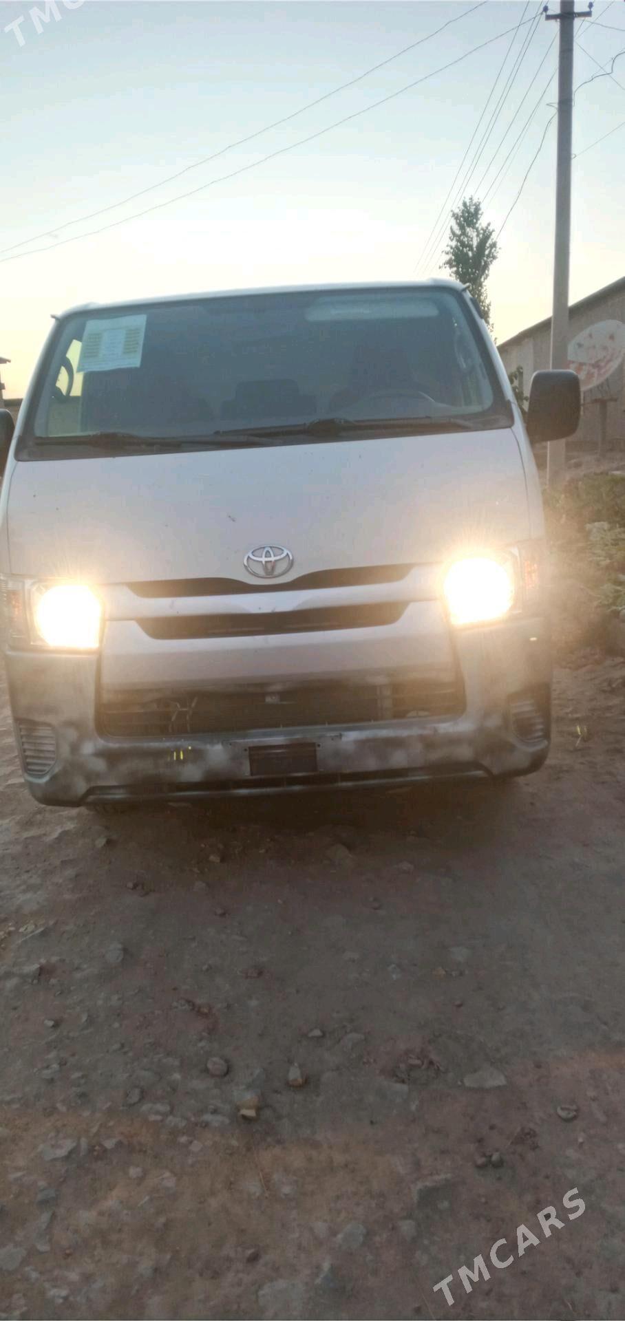 Toyota Hiace 2021 - 430 000 TMT - етр. Туркменбаши - img 8