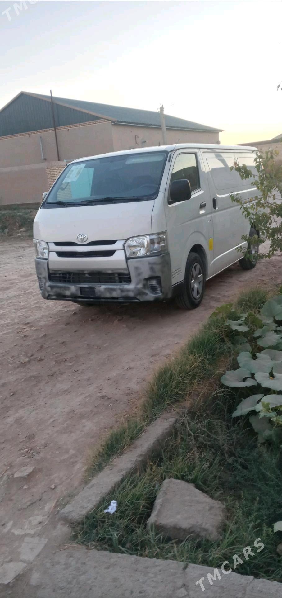 Toyota Hiace 2021 - 430 000 TMT - етр. Туркменбаши - img 1