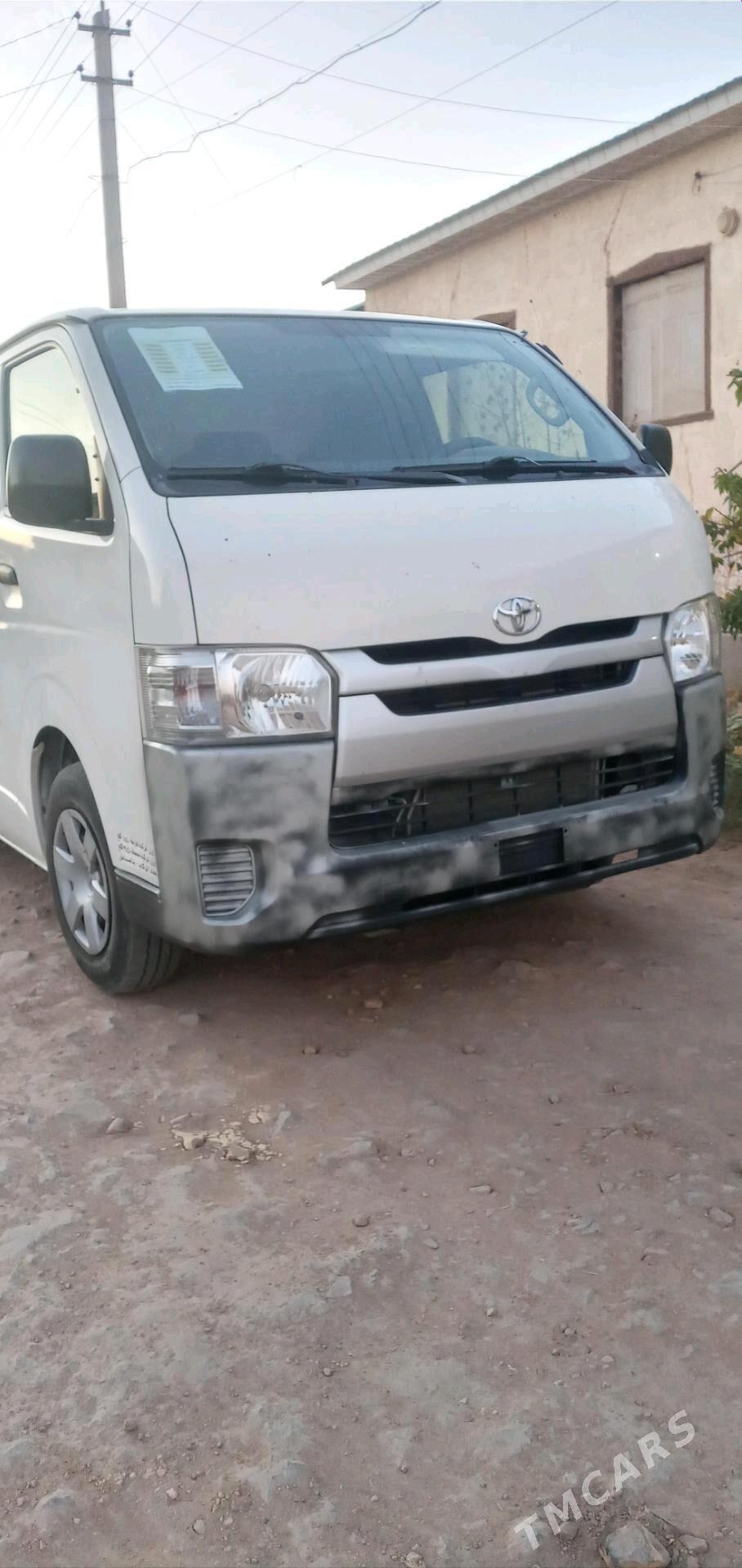 Toyota Hiace 2021 - 430 000 TMT - етр. Туркменбаши - img 10