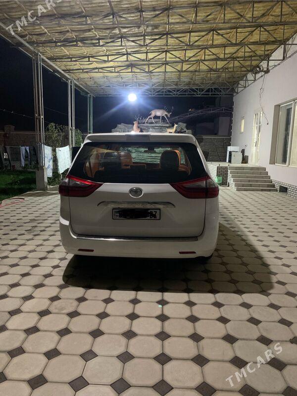 Toyota Sienna 2020 - 360 000 TMT - Дашогуз - img 2