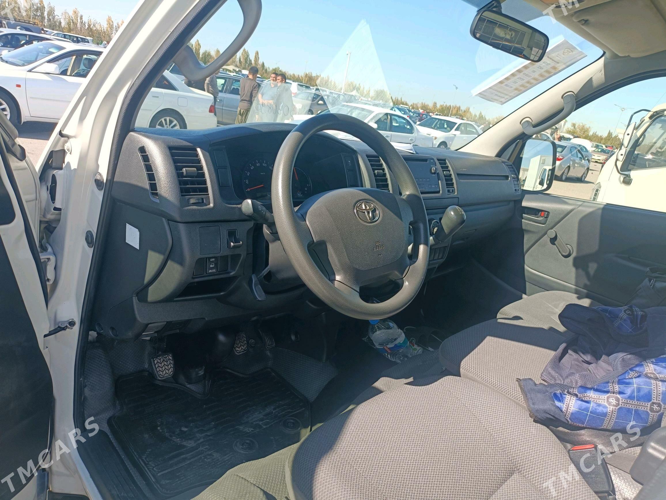 Toyota Hiace 2021 - 430 000 TMT - Кёнеургенч - img 6