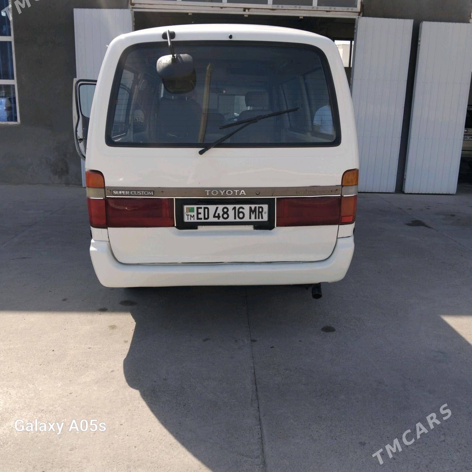Toyota Hiace 1992 - 75 000 TMT - Мары - img 5