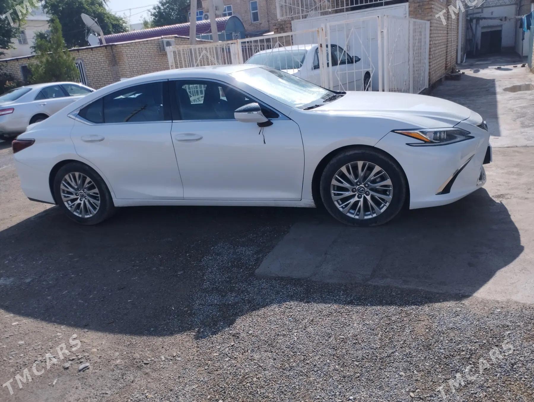 Lexus ES 350 2019 - 520 000 TMT - Мары - img 1