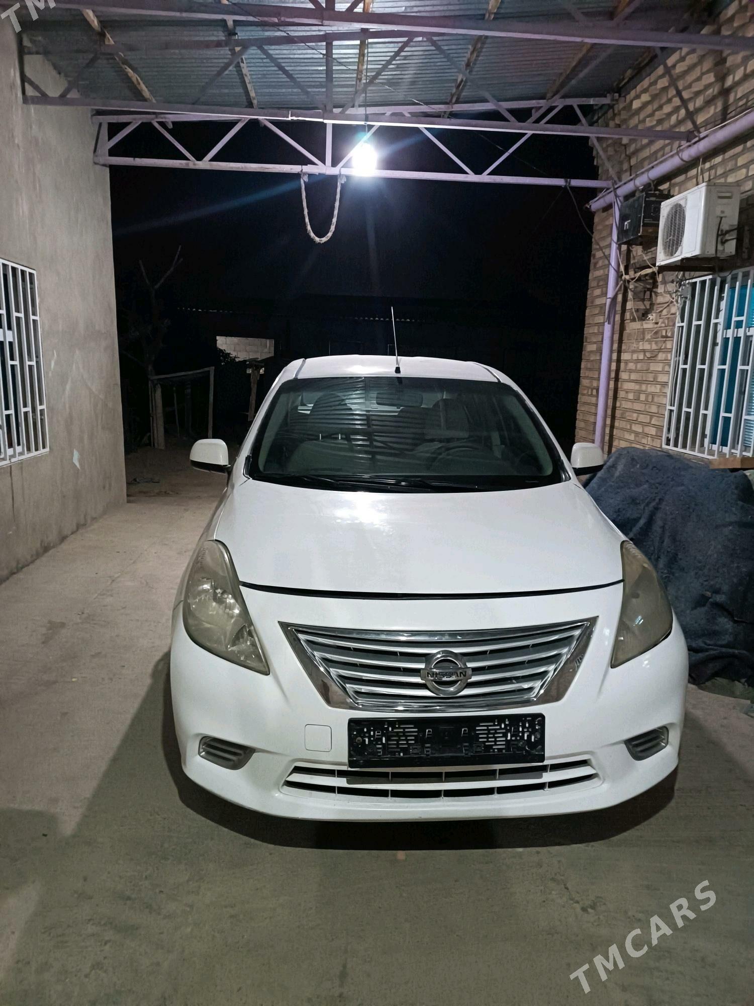 Nissan Versa 2012 - 85 000 TMT - Бахарден - img 4