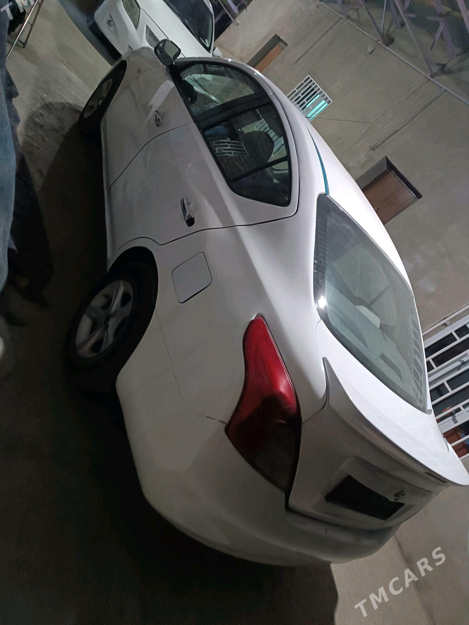 Nissan Versa 2012 - 85 000 TMT - Бахарден - img 7