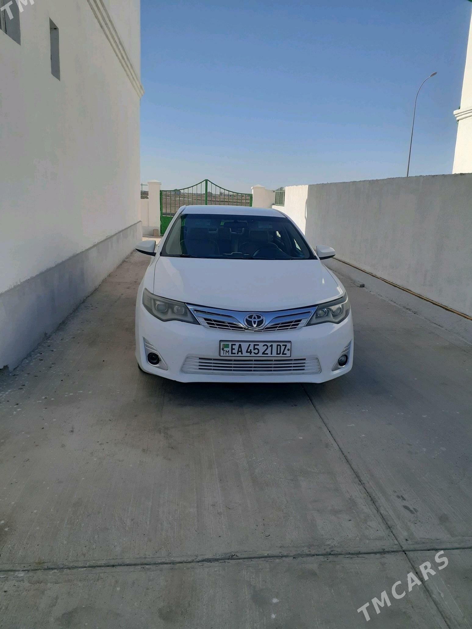 Toyota Camry 2012 - 200 000 TMT - Кёнеургенч - img 2