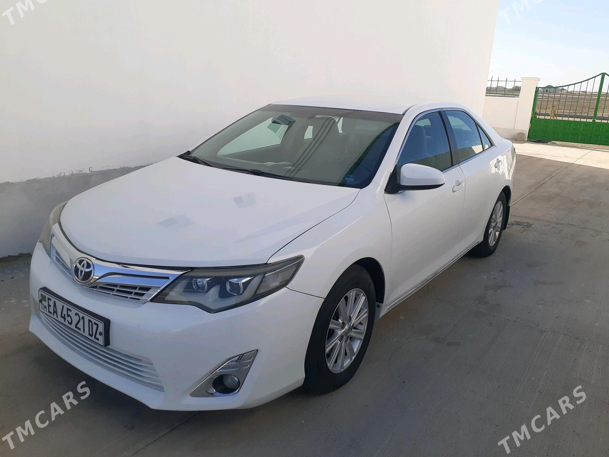 Toyota Camry 2012 - 200 000 TMT - Кёнеургенч - img 6