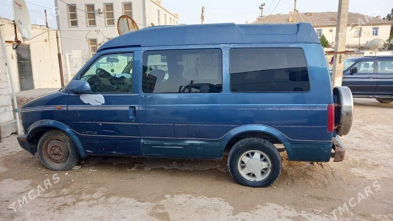 Chevrolet Astro 1996 - 40 000 TMT - Гумдаг - img 3