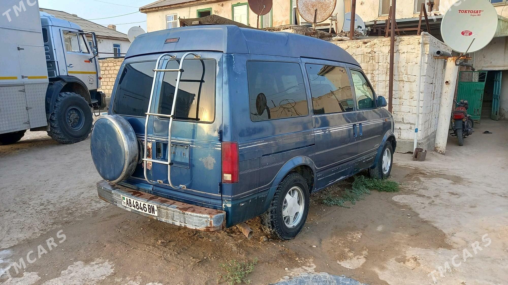 Chevrolet Astro 1996 - 40 000 TMT - Гумдаг - img 5