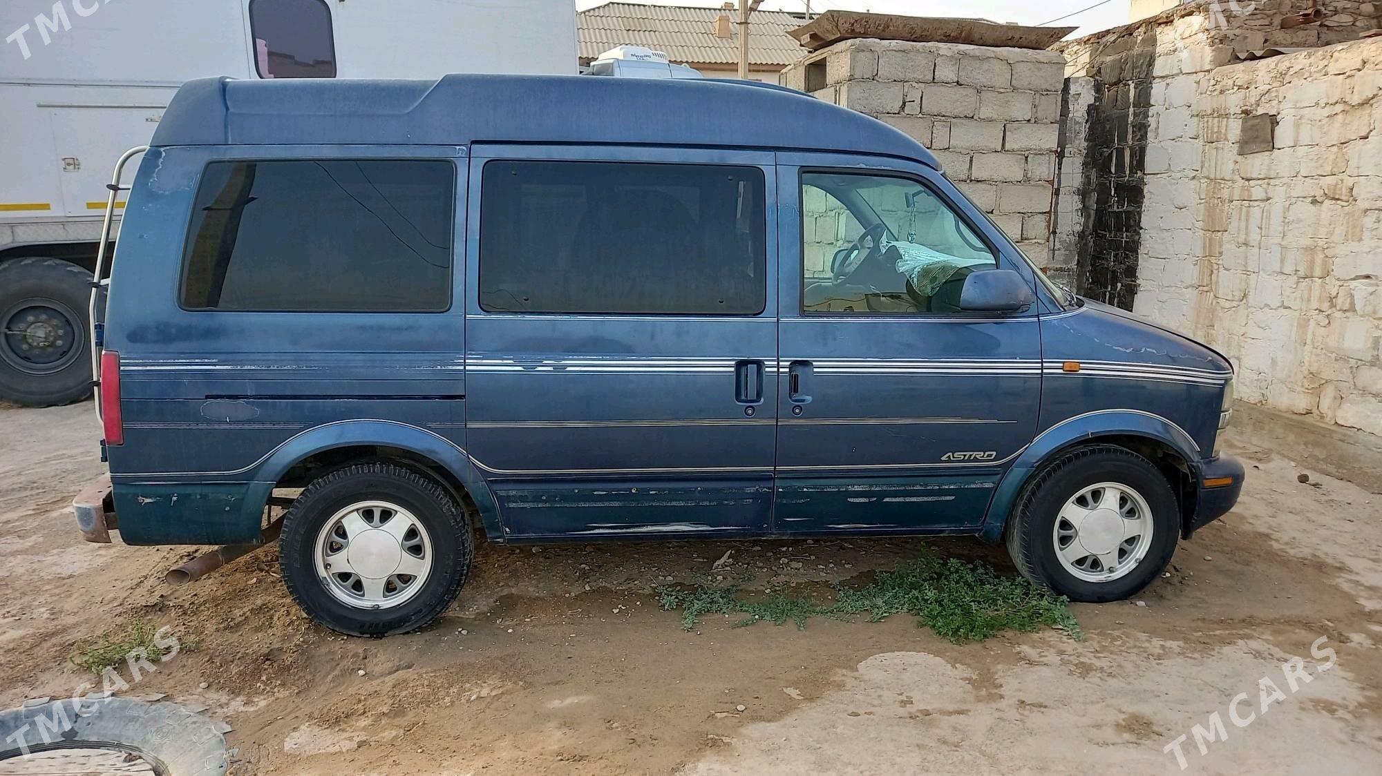 Chevrolet Astro 1996 - 40 000 TMT - Гумдаг - img 6
