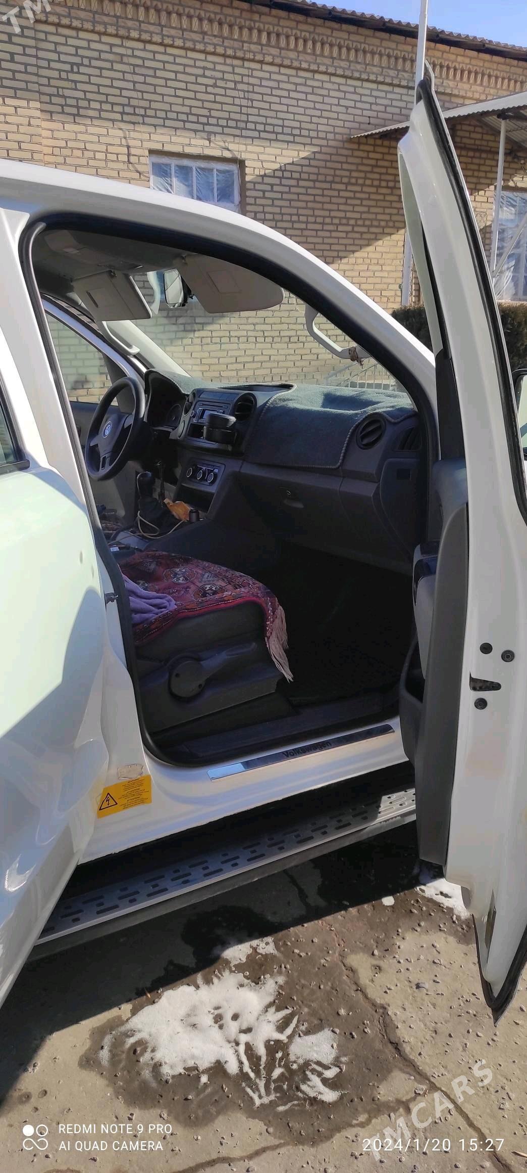 Volkswagen Amarok 2011 - 185 000 TMT - Дашогуз - img 7