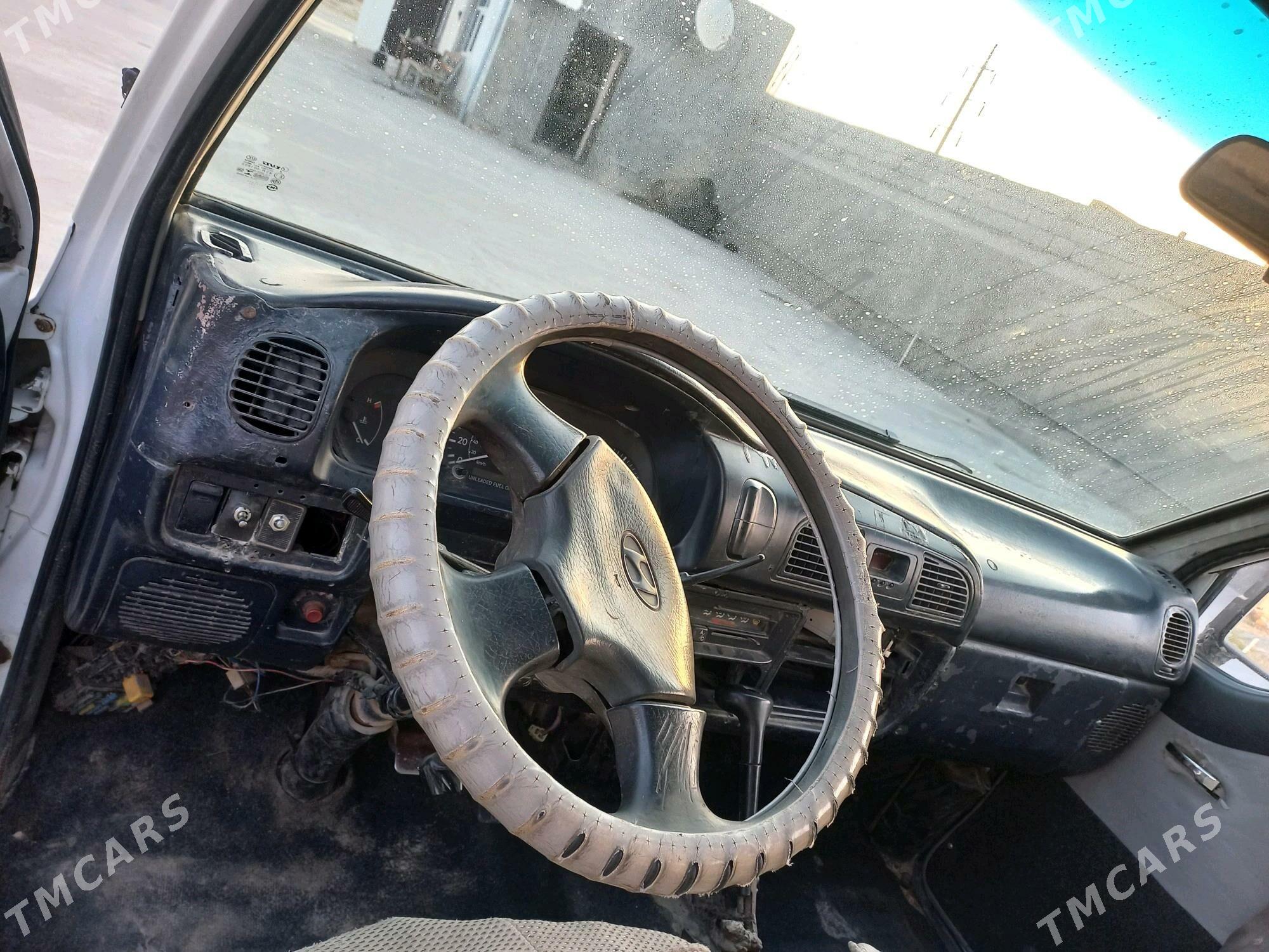 Hyundai H-1 1994 - 35 000 TMT - Ёлётен - img 1