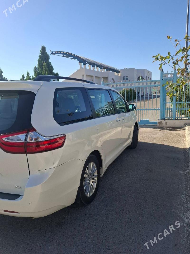 Toyota Sienna 2017 - 420 000 TMT - Туркменбаши - img 5