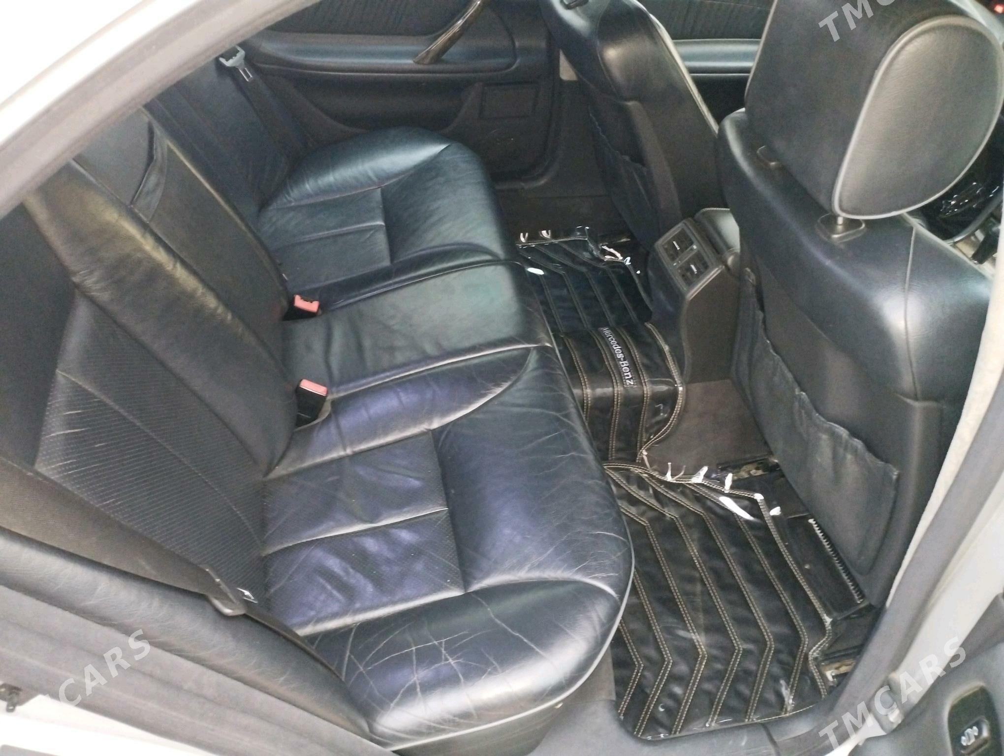 Mercedes-Benz E320 2001 - 125 000 TMT - Балканабат - img 6