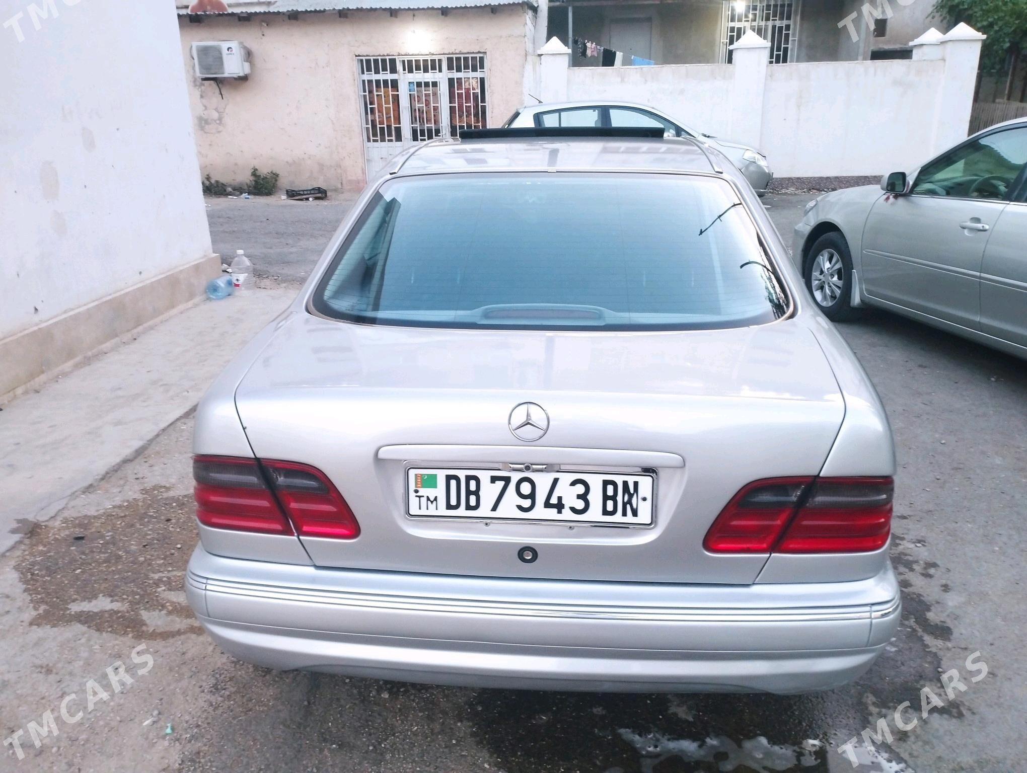 Mercedes-Benz E320 2001 - 125 000 TMT - Балканабат - img 7