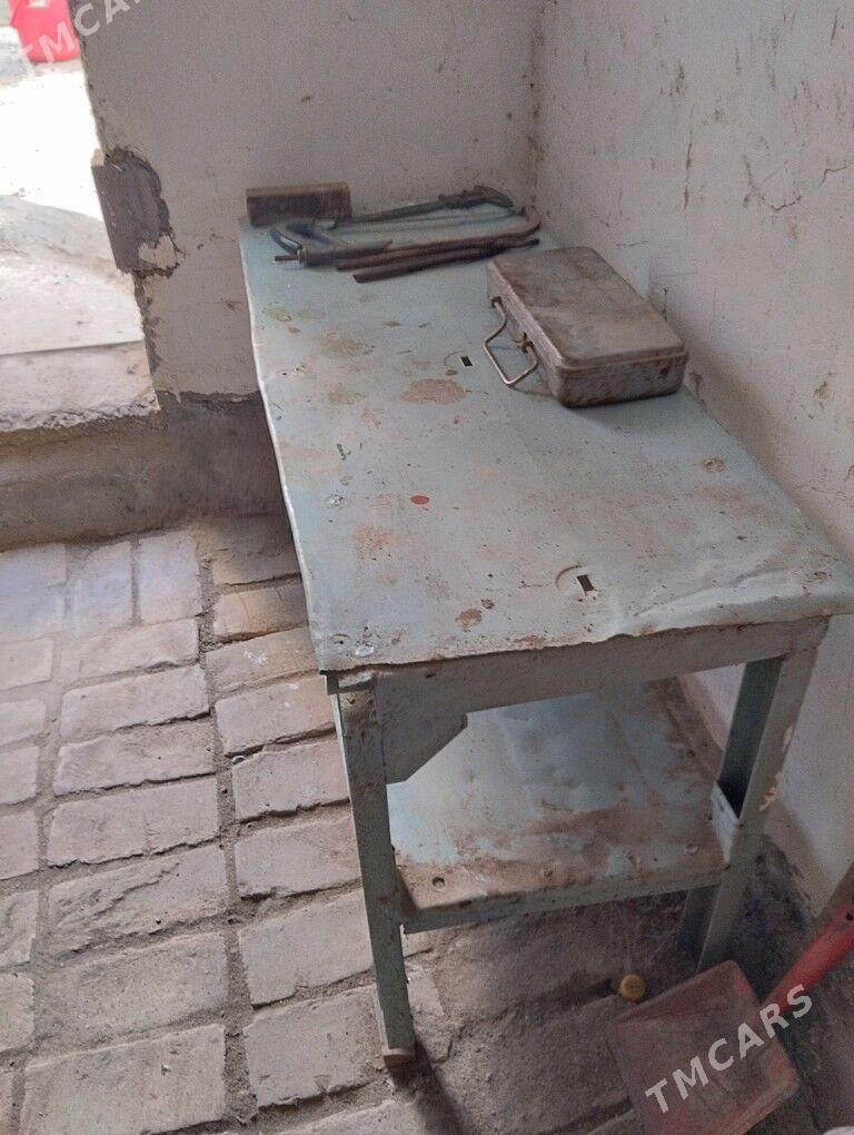 стол.  верстак - Türkmenabat - img 1