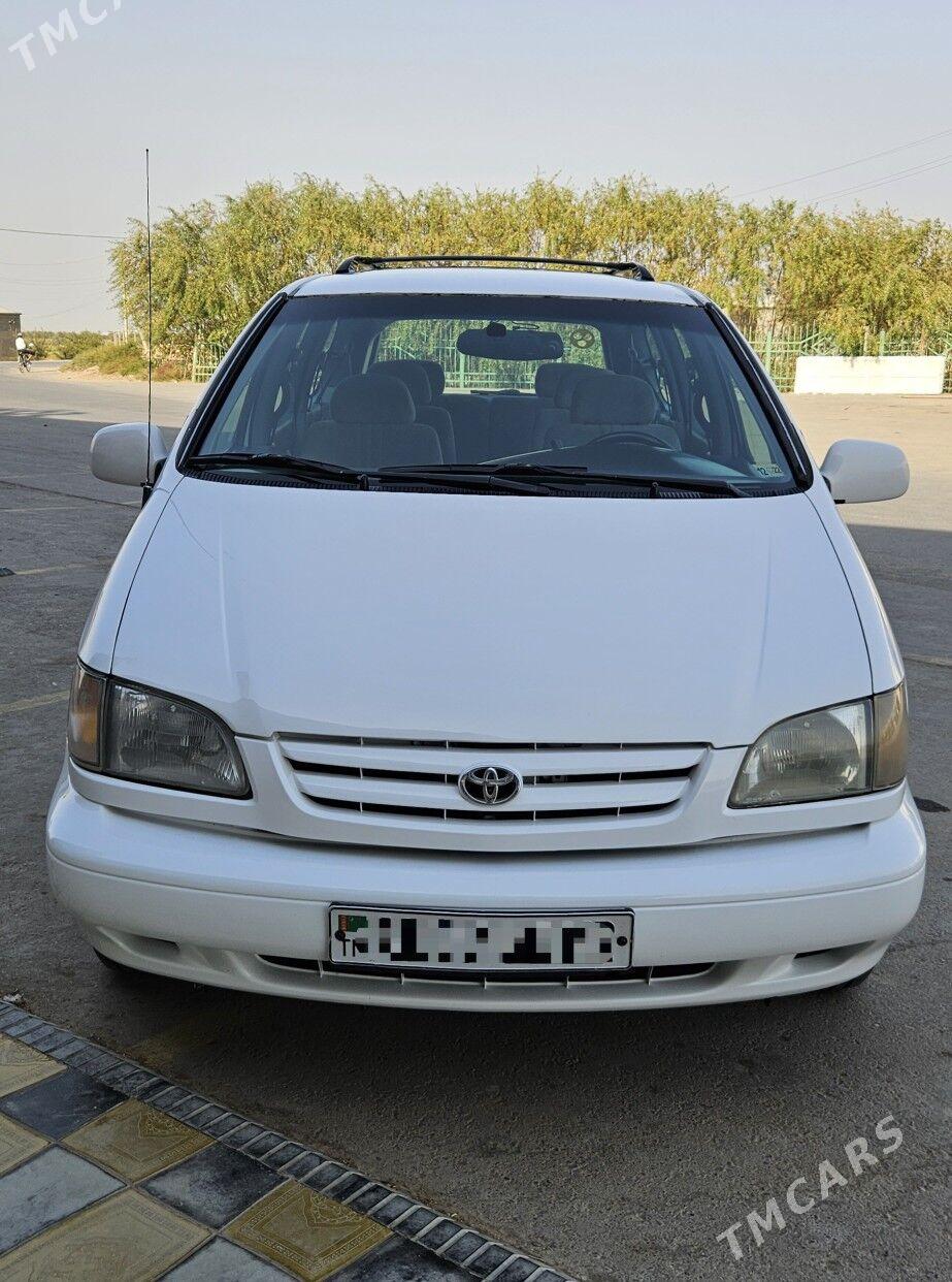 Toyota Sienna 2000 - 160 000 TMT - Мургап - img 1