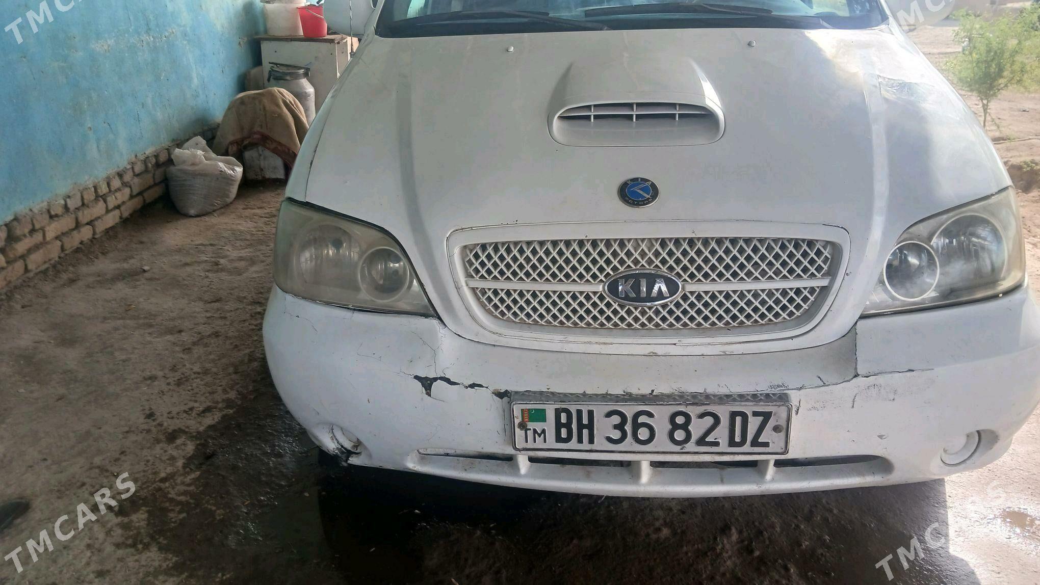Kia Carnival 2001 - 60 000 TMT - Акдепе - img 4
